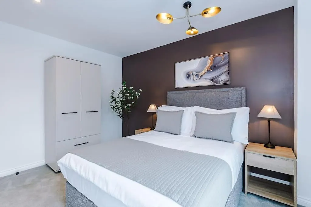 2 Bedroom Apartment Leeds City Centre